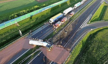 accidente con el camion cargado de chocolate