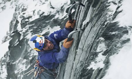 David Lama escalando