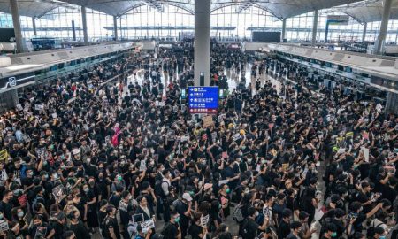 manifestacion aeropuerto de Hong Kong