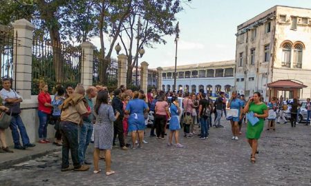 trabajadores en Cuba