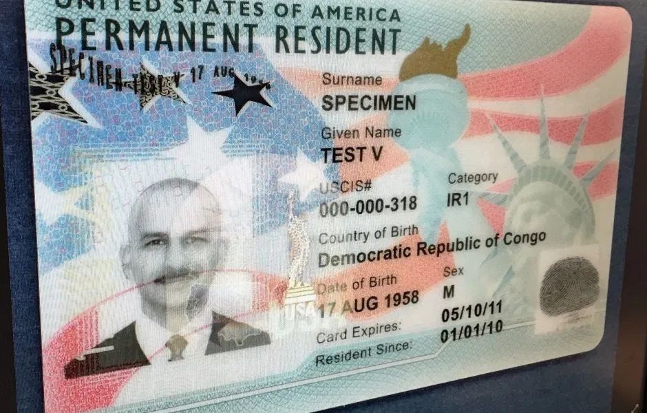 Alertan Que Millones De Inmigrantes Con “green Card” No Recibirán Ayuda ...