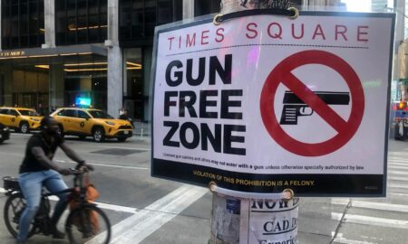 Times Square colocará desde hoy letreros que informan es zona libre de armas