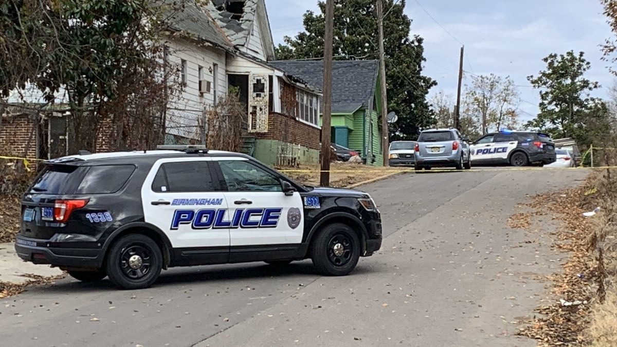 Hombre muerto y mujer herida en tiroteo en Pratt City