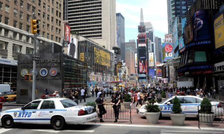 Condenado a 27 años de cárcel el agresor de tres policías en Times Square la Navidad 2022