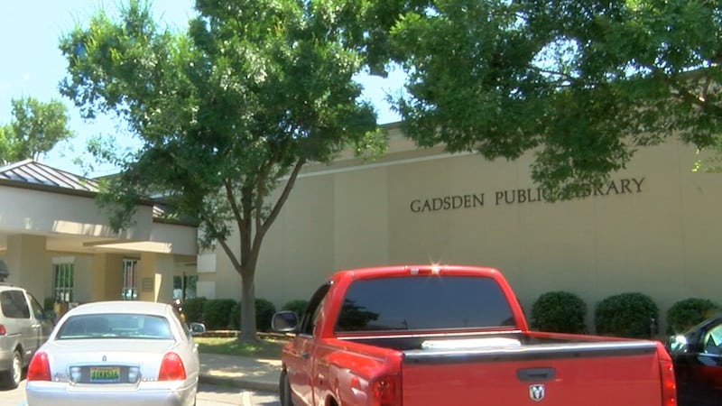 La biblioteca pública de Gadsden ofrece algo más que una estación para refrescarse