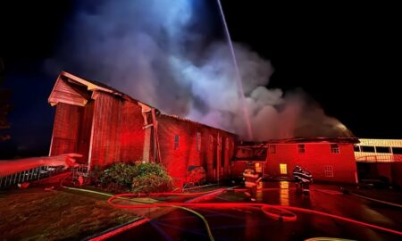 Un muerto y una iglesia destruida en un incendio en la Iglesia Bautista de Riverside