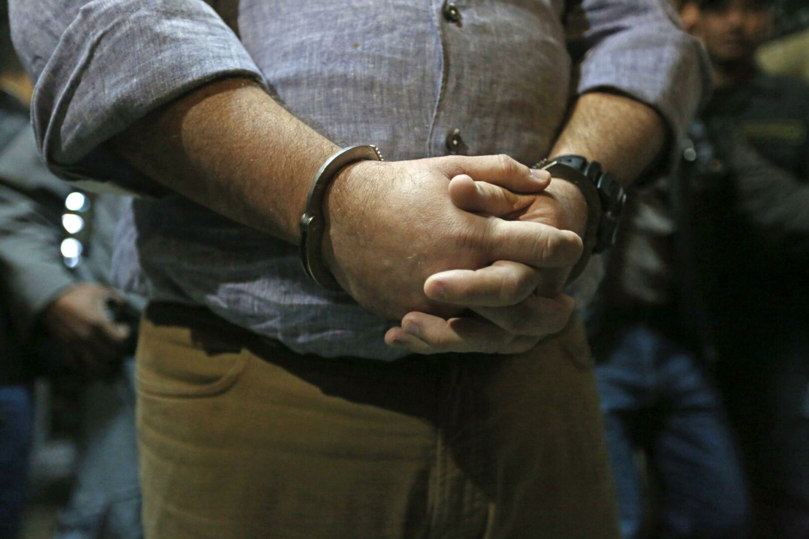 Arrestan y presentan cargos contra 17 integrantes de la familia de la mafia Gambino