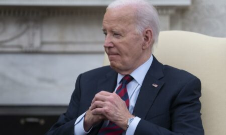 Biden anunciará el martes su plan para dar estatus a migrantes casados con estadounidenses