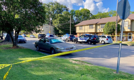 Mujer encontrada desnuda, muerta a tiros afuera de apartamento de Avondale
