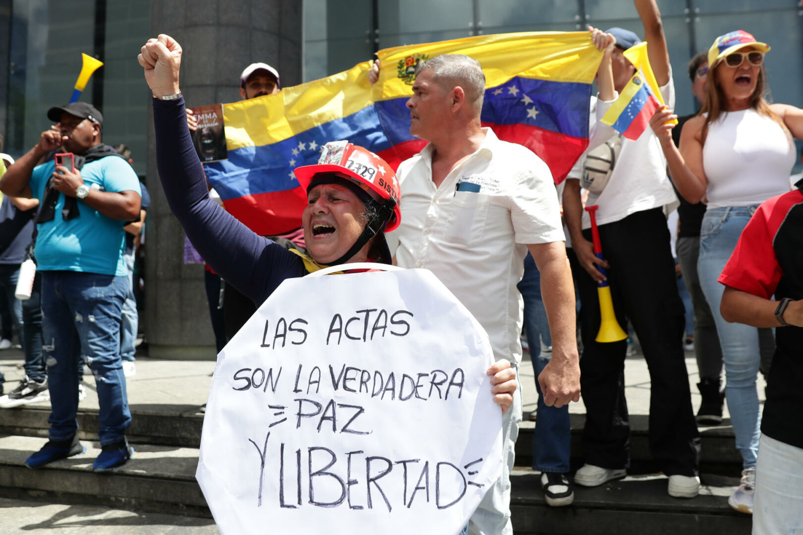 A 11 aumentan los muertos en Venezuela por protestas electorales