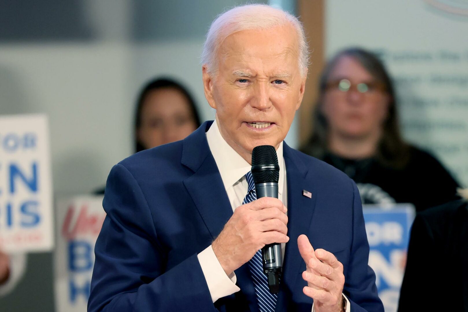 Aumenta la presión sobre Biden para reconsiderar su postulación presidencial