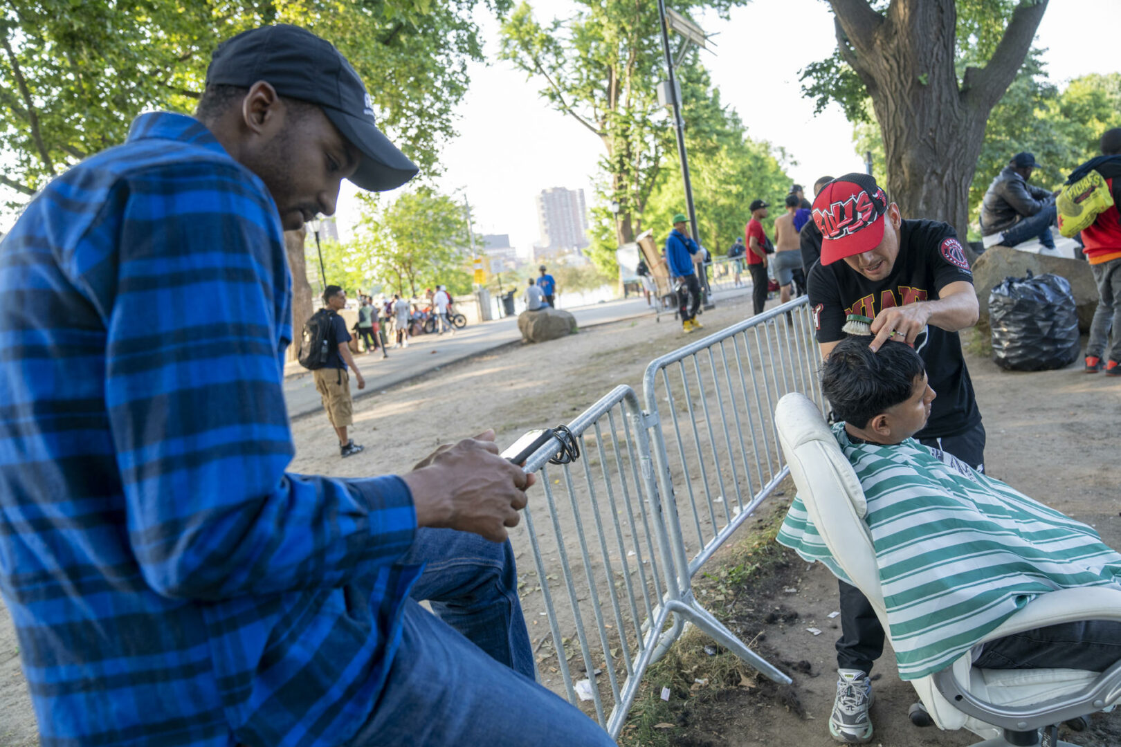 Defensores de derechos en Nueva York critican redada en albergue de inmigrantes