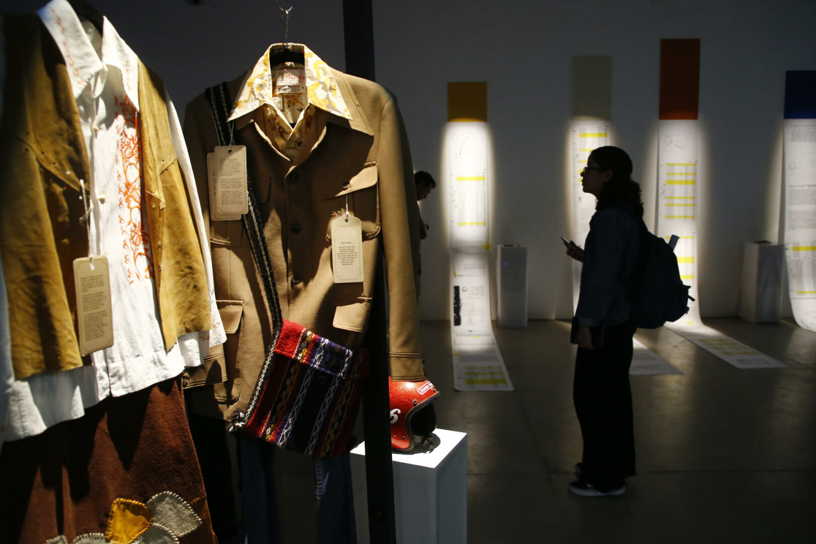 Exposición muestra voces y ropa de víctimas de la 'Guerra sucia' en México