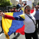 Venezolanos protestan contra la decisión que aprobó la reelección de Maduro