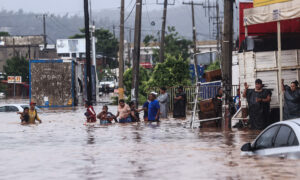 México espera que el huracán John golpee Michoacán o Colima esta noche o mañana temprano