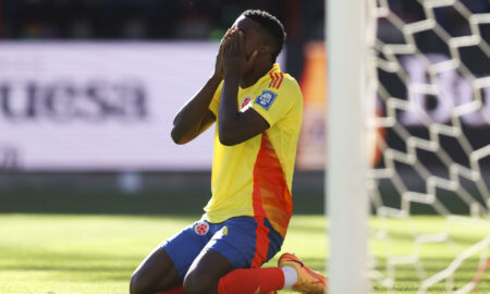 Bolivia derrota a Colombia 1-0 con un gol de Miguel Terceros y un jugador menos