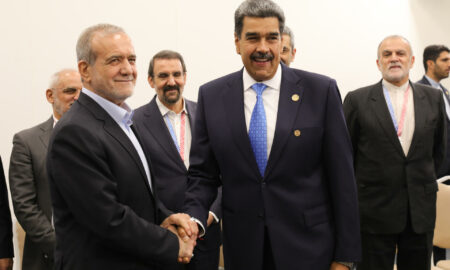 Maduro y el presidente de Irán revisan en Rusia los acuerdos relacionados con petróleo y minería