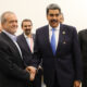 Maduro y el presidente de Irán revisan en Rusia los acuerdos relacionados con petróleo y minería