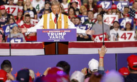 Trump asiste a un mitin en un camión de basura como respuesta a las críticas de Biden