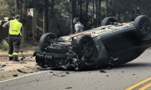 Vehículo volcado en Overton Rd. en Mountain Brook