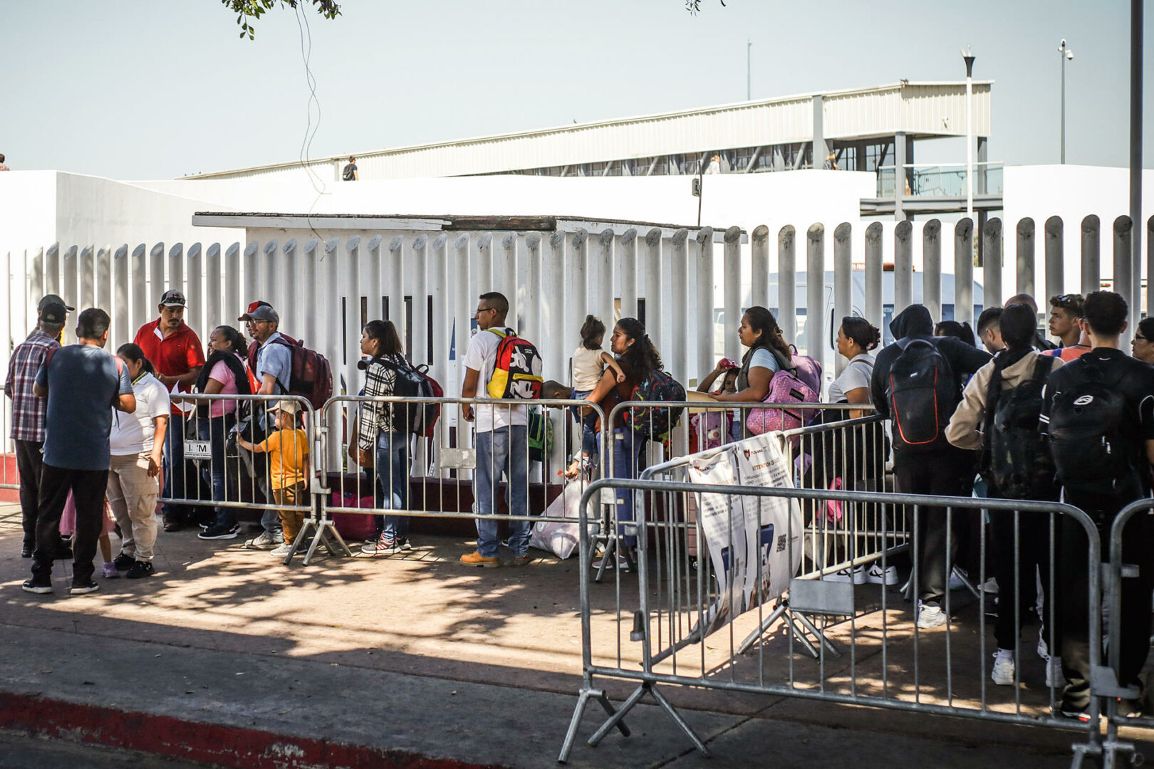 Sondeo muestra que mayoría en EE. UU. apoya ciudadanía y revisión migrante