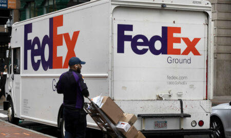 Varios paquetes se perdieron tras el robo de un camión de FedEx en Birmingham