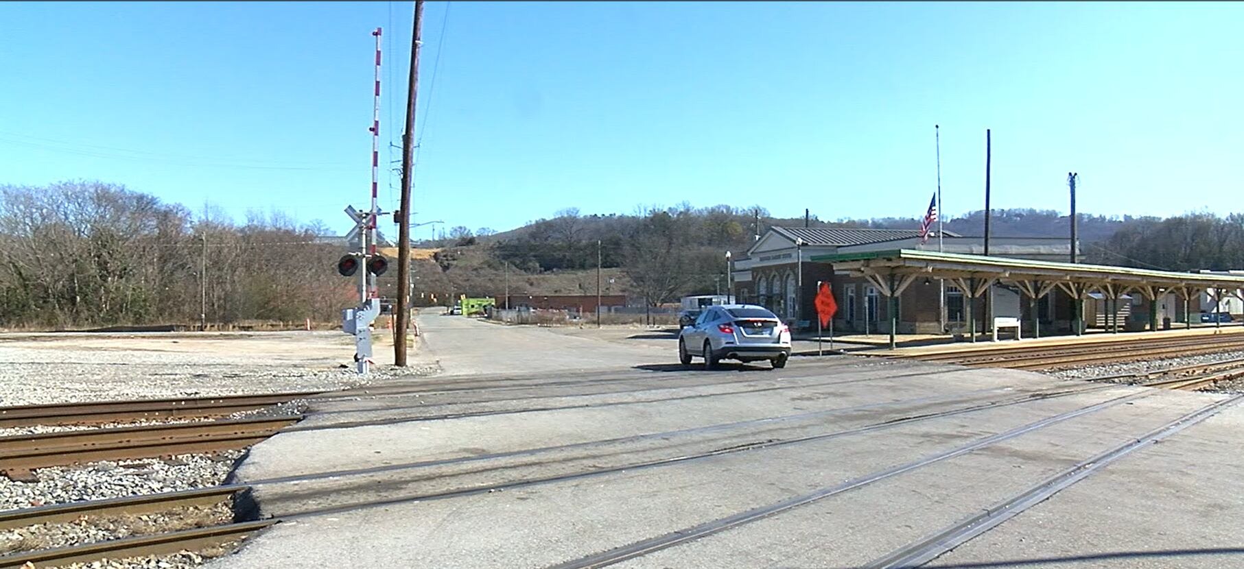 La ciudad de Anniston realiza tareas de mantenimiento en los cruces ferroviarios