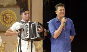 Carlos Vives resalta la importancia de la hispanidad y su legado cultural en Hay Festival