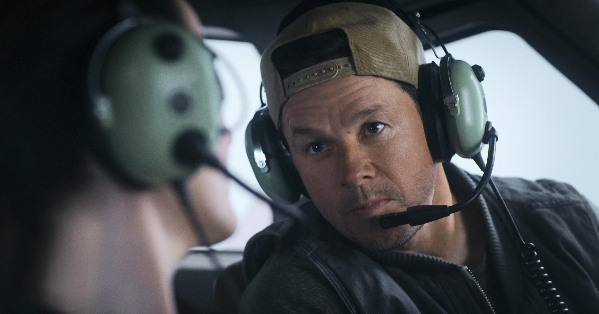 Mark Wahlberg: "Siempre me santiguo y rezo al despegar y aterrizar en avión"