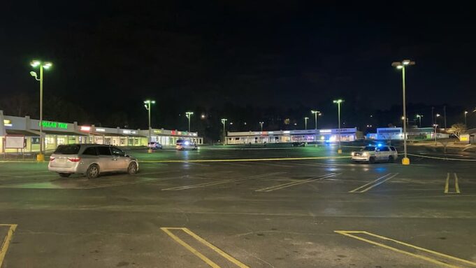 Menor y hombre recibieron disparos en estacionamiento de tienda en Hueytown Menor y hombre recibieron disparos en estacionamiento de tienda en Hueytown