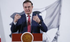 México solicita consultas con EEUU por los "injustos" aranceles de Trump al acero y aluminio