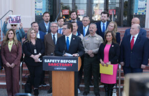 Senador republicano propone eliminar la legislación “santuario” para inmigrantes en California