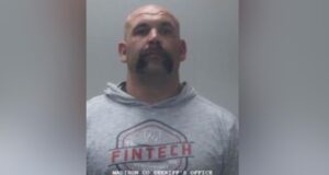 Despiden a capitán de bomberos de Madison tras arresto y cargos de crueldad animal Despiden a capitán de bomberos de Madison tras arresto y cargos de crueldad animal