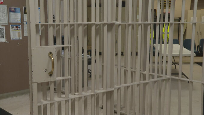 Dos adolescentes arrestados tras robo y tiroteo en Birmingham Dos adolescentes arrestados tras robo y tiroteo en Birmingham