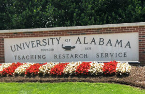 Estudiante de la Universidad de Alabama detenido por inmigración federal fuera del campus Estudiante de la Universidad de Alabama detenido por inmigración federal fuera del campus