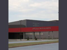 Estudiante de secundaria de Alabama fue encontrado con un arma y detenido Estudiante de secundaria de Alabama fue encontrado con un arma y detenido