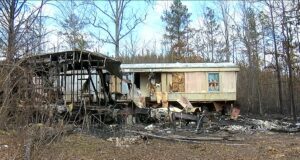 Incendios forestales destruyen casa y propiedad de un hombre en el condado Calhoun Incendios forestales destruyen casa y propiedad de un hombre en el condado Calhoun