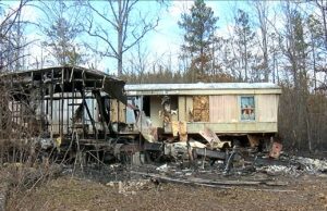 Incendios forestales destruyen casa y propiedad de un hombre en el condado Calhoun Incendios forestales destruyen casa y propiedad de un hombre en el condado Calhoun