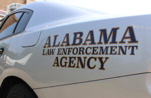 Mujer de 65 años muere en choque frontal en el condado de Tuscaloosa Mujer de 65 años muere en choque frontal en el condado de Tuscaloosa