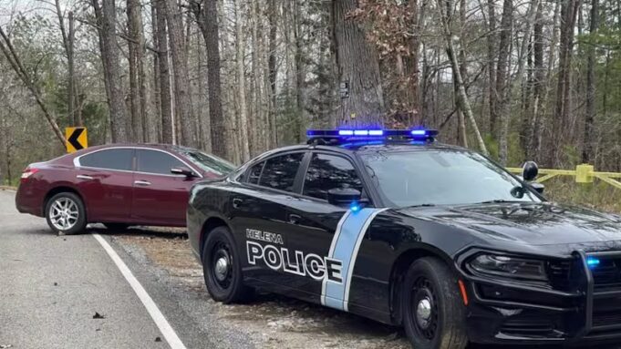 Persona arrestada tras posible robo y persecución vehicular en Helena Persona arrestada tras posible robo y persecución vehicular en Helena