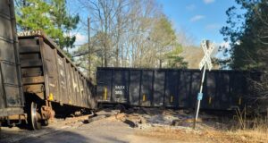 Tren y 18 vagones descarrilaron en el condado de Greene el jueves Tren y 18 vagones descarrilaron en el condado de Greene el jueves