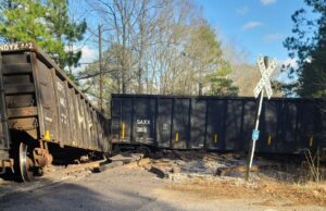 Tren y 18 vagones descarrilaron en el condado de Greene el jueves Tren y 18 vagones descarrilaron en el condado de Greene el jueves