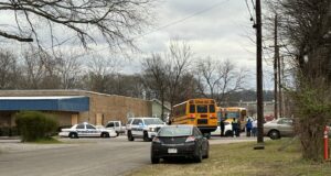 Un autobús escolar de Bessemer choca con un vehículo, sin heridos graves Un autobús escolar de Bessemer choca con un vehículo, sin heridos graves