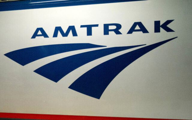 Un tren de Amtrak con 164 pasajeros choca con un vehículo en Alabama