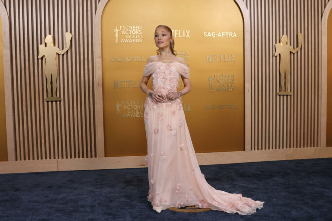 Ariana Grande enfrenta su divorcio y sana en la versión extendida de ‘Eternal Sunshine’ Ariana Grande enfrenta su divorcio y sana en la versión extendida de 'Eternal Sunshine'