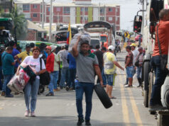 Arroceros colombianos en huelga bloquean una carretera en la zona fronteriza con Venezuela Arroceros colombianos en huelga bloquean una carretera en la zona fronteriza con Venezuela