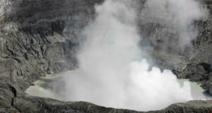 Aumentan la alerta debido a la actividad eruptiva del volcán Poás en Costa Rica Aumentan la alerta debido a la actividad eruptiva del volcán Poás en Costa Rica
