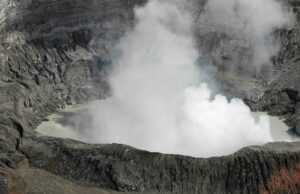 Aumentan la alerta debido a la actividad eruptiva del volcán Poás en Costa Rica Aumentan la alerta debido a la actividad eruptiva del volcán Poás en Costa Rica