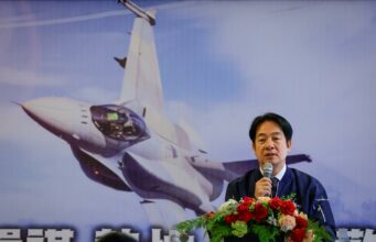 China realiza maniobras militares cerca de Taiwán como una “firme advertencia” China realiza maniobras militares cerca de Taiwán como una "firme advertencia"