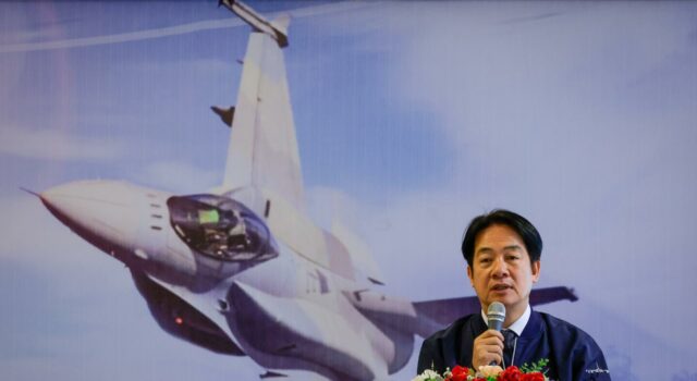 China realiza maniobras militares cerca de Taiwán como una “firme advertencia” China realiza maniobras militares cerca de Taiwán como una "firme advertencia"